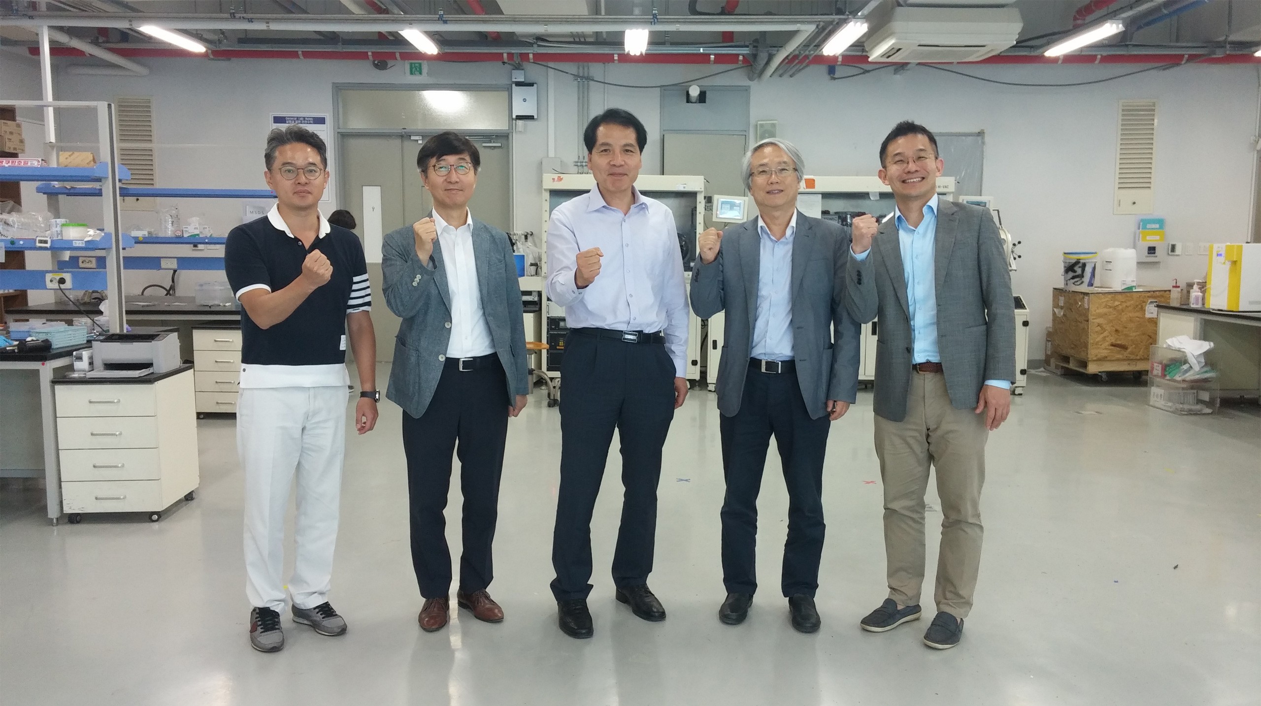 Image: Senior managers of Frontier Energy Solution: Hyun Suk Jung , Nam-Gyu Park,  Sang-Il Seok,  Mansoo Choi, and Ki Tae Nam